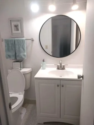 additional updated 1/2 bath