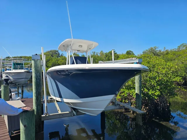 Boat Lift Front