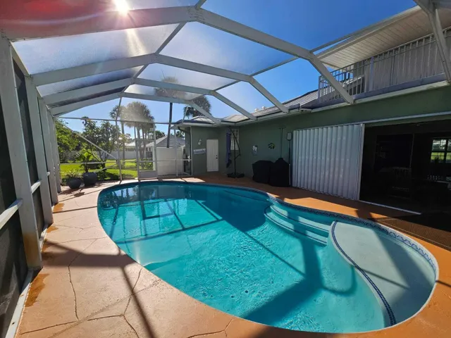 Pool - Screen lanai