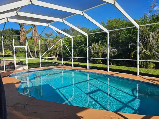 Pool - Screen Lanai - Rear Yard