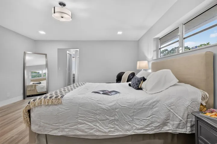 MASTER BEDROOM WITH EN-SUITE BATH
