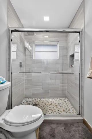 MODERN GUEST BATH