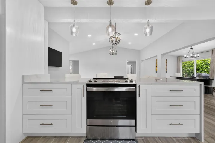 OPEN-CONCEPT KITCHEN