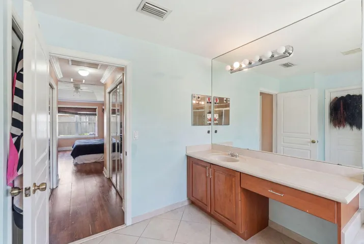 31-web-or-mls-11431_Sage_Meadow_Ter_032