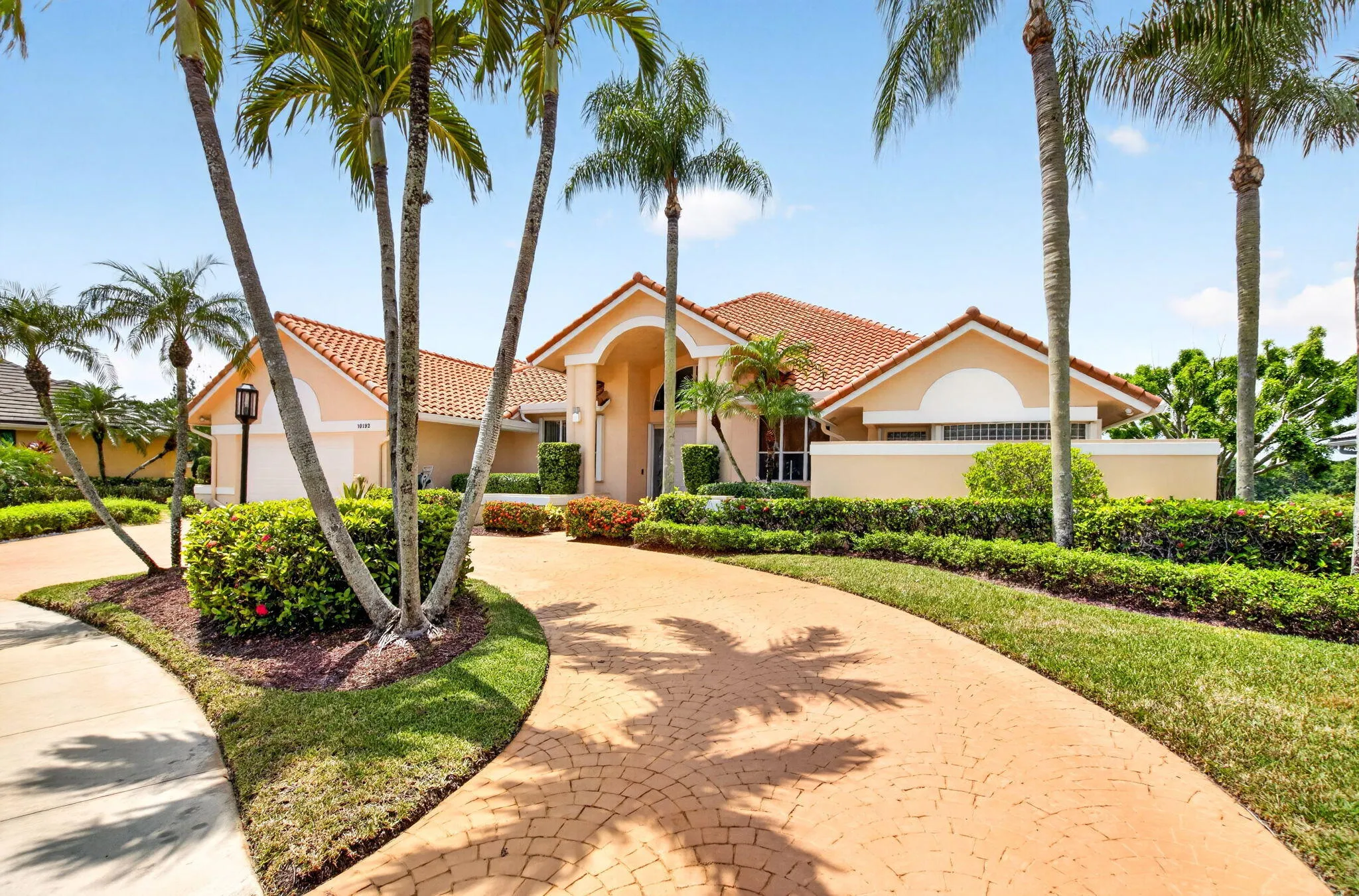 circular driveway