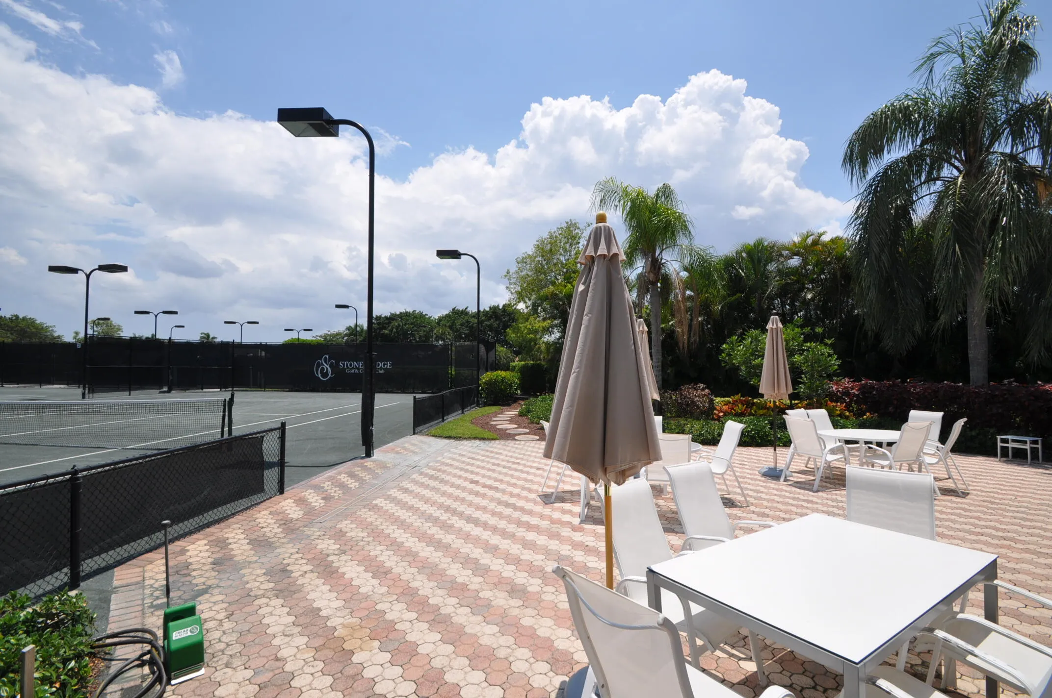 Sports racquet deck