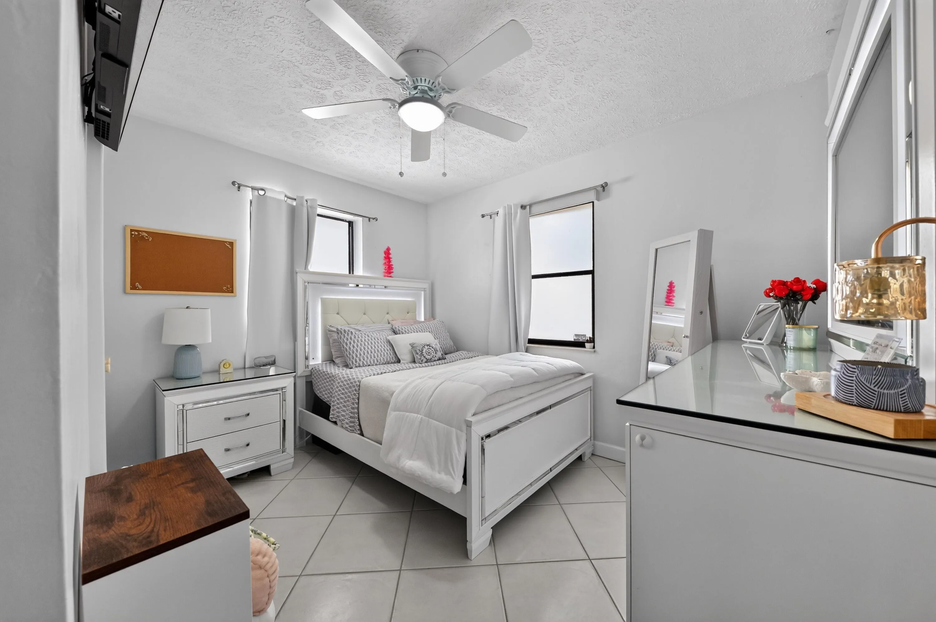 20_5826_Churchill_Ct-Bedroom-1767