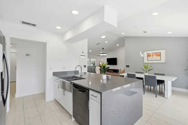 Kitchen/Dining