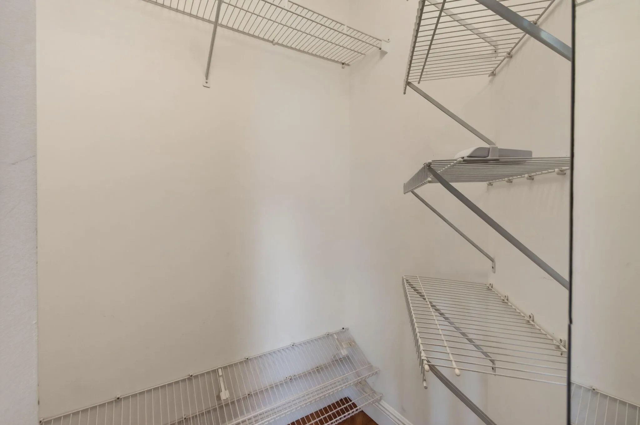 2 WALK-IN CLOSETS IN MASTER SUITE