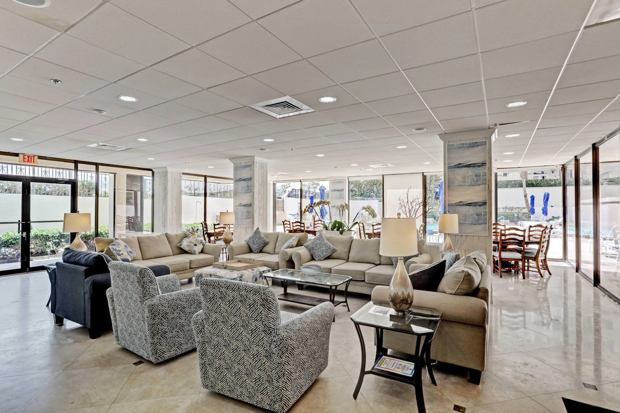 Ocean Lounge
