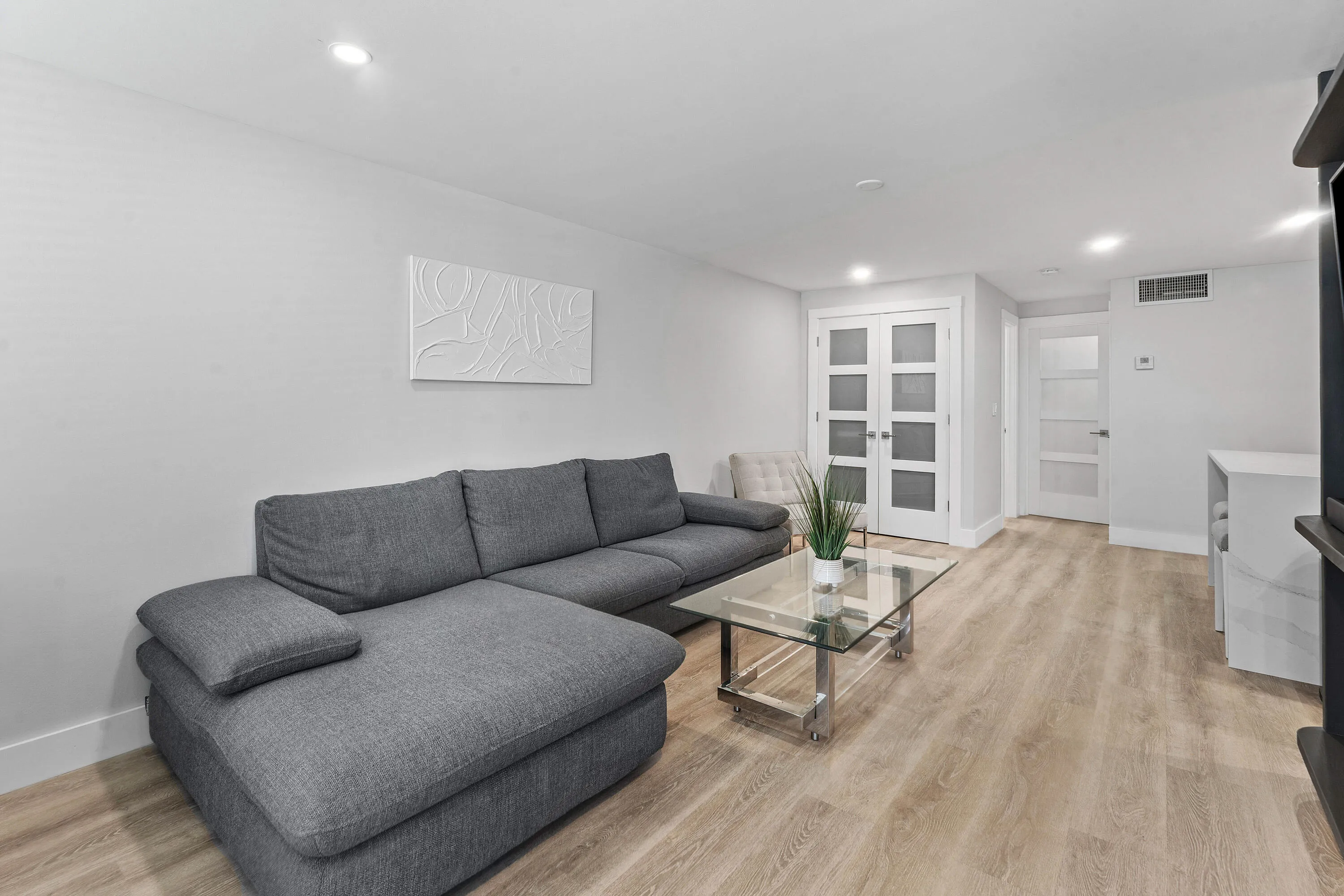 010-108ParadiseHarbourBoulevard-107-Nort