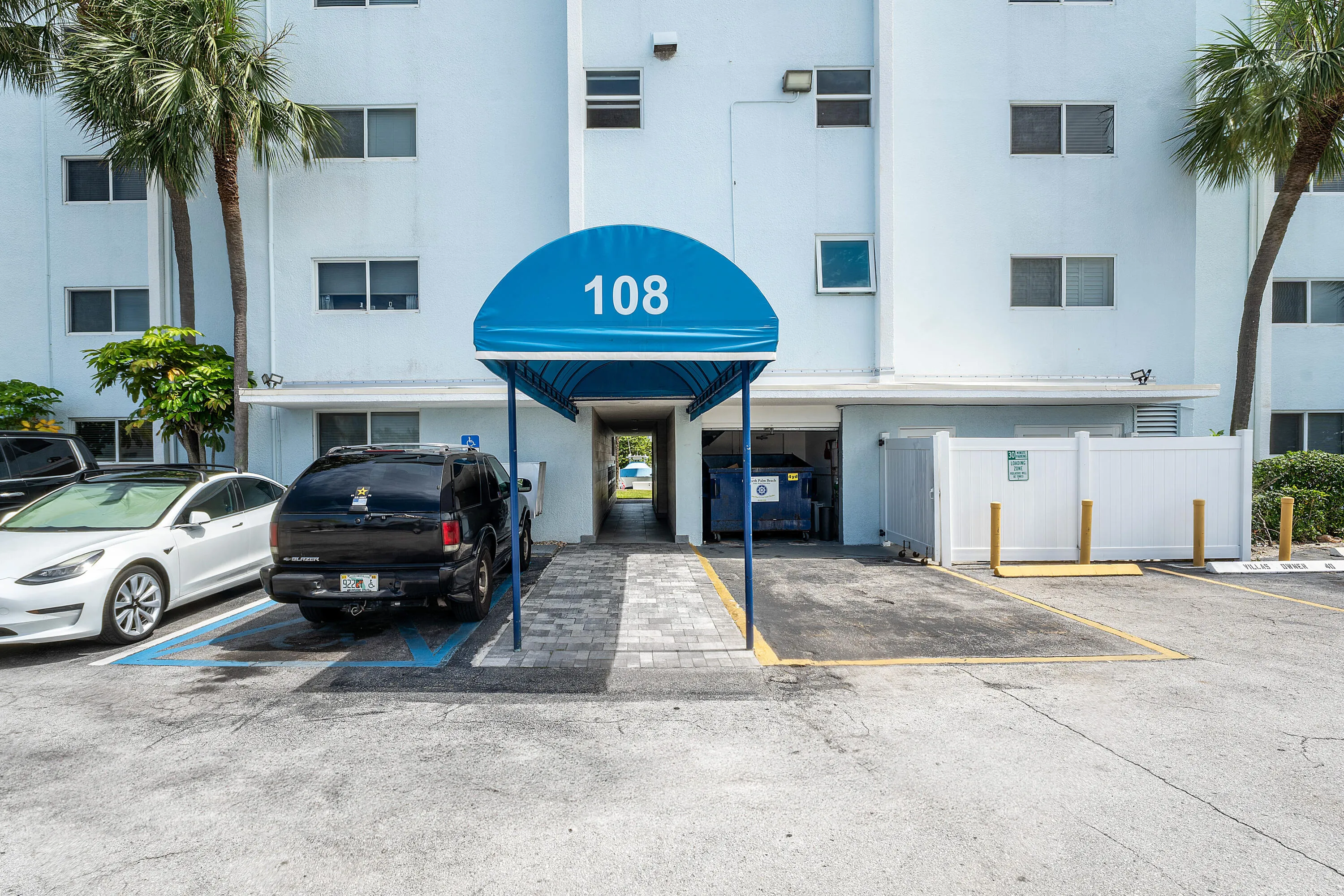 003-108ParadiseHarbourBoulevard-107-Nort