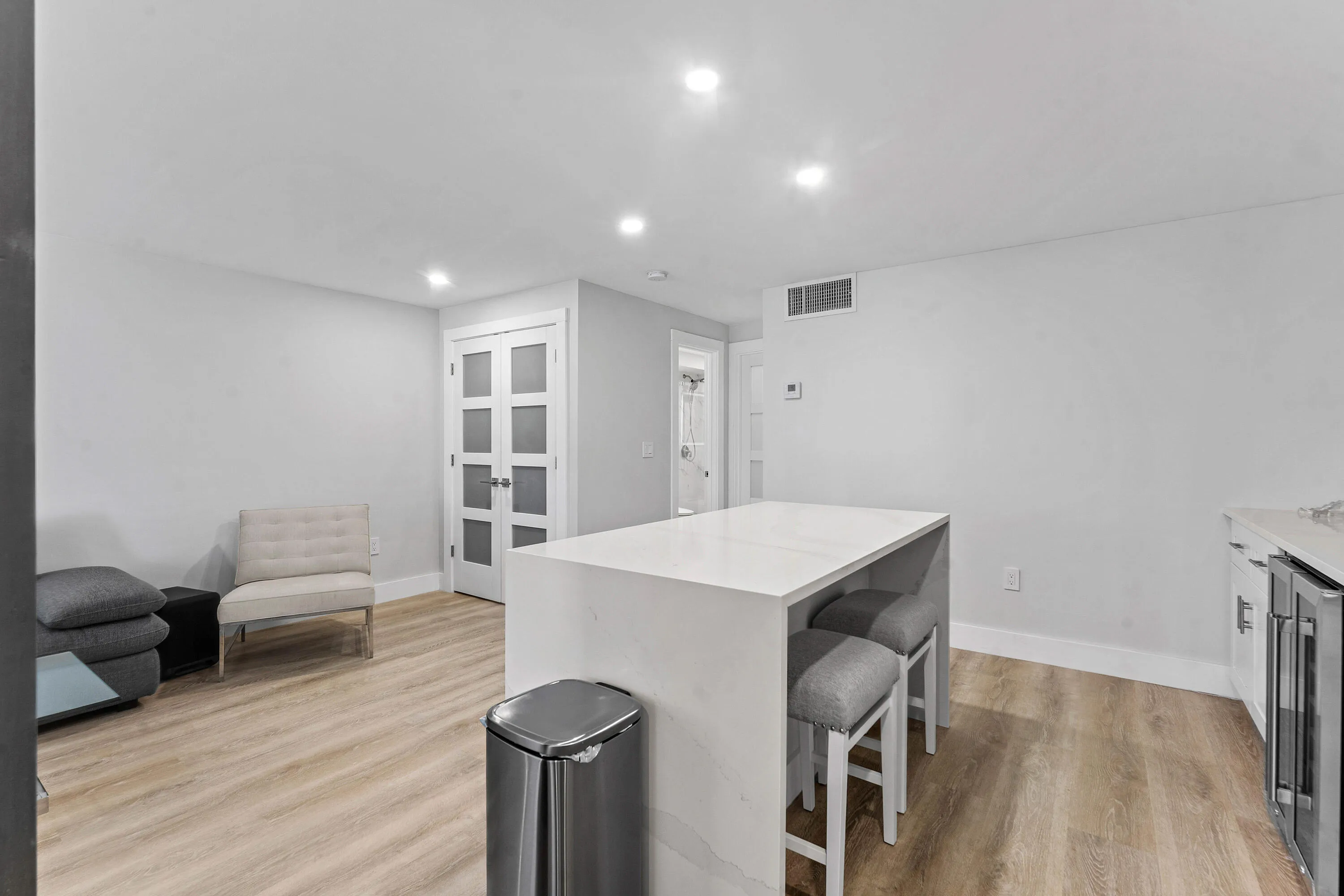 014-108ParadiseHarbourBoulevard-107-Nort
