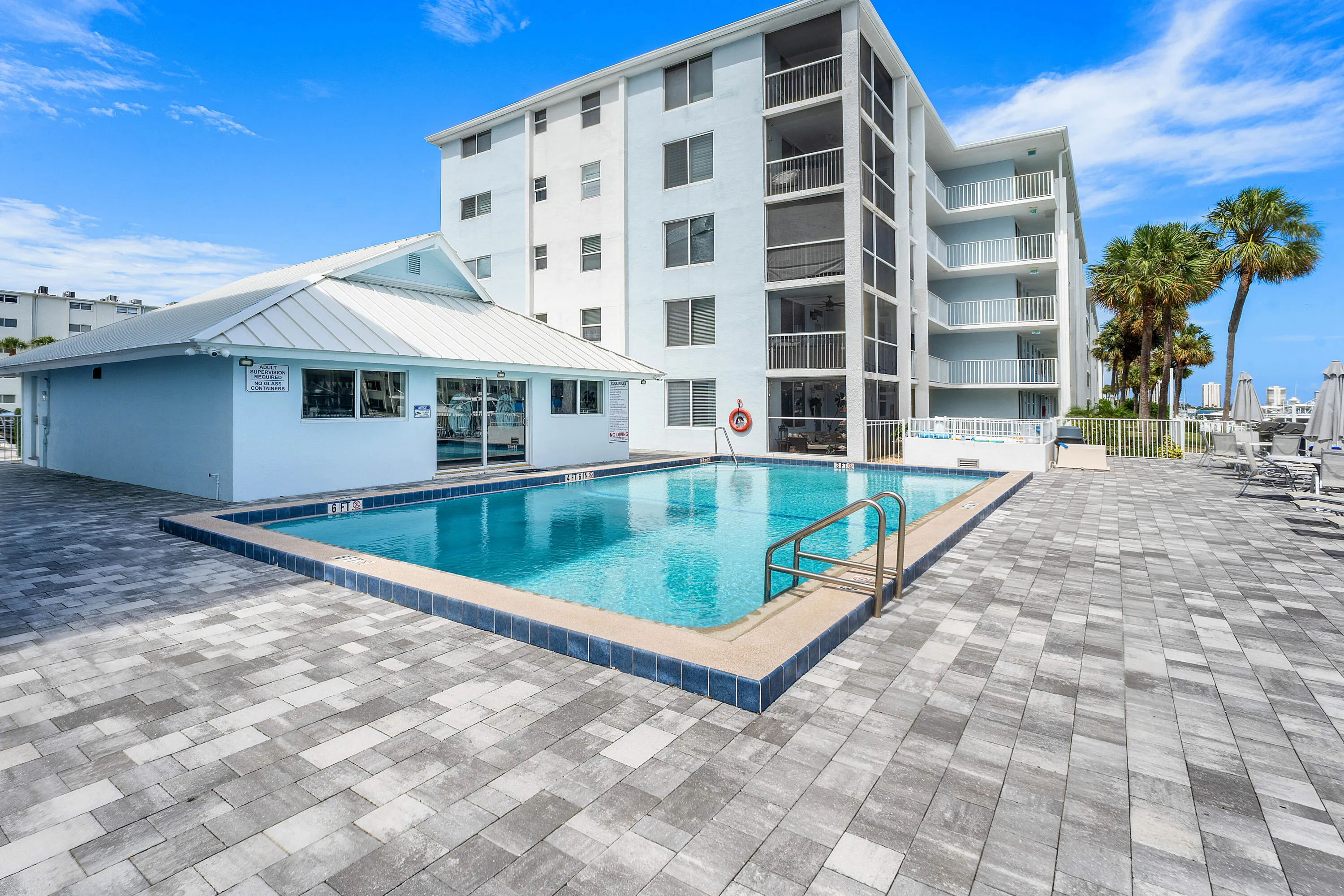 028-108ParadiseHarbourBoulevard-107-Nort