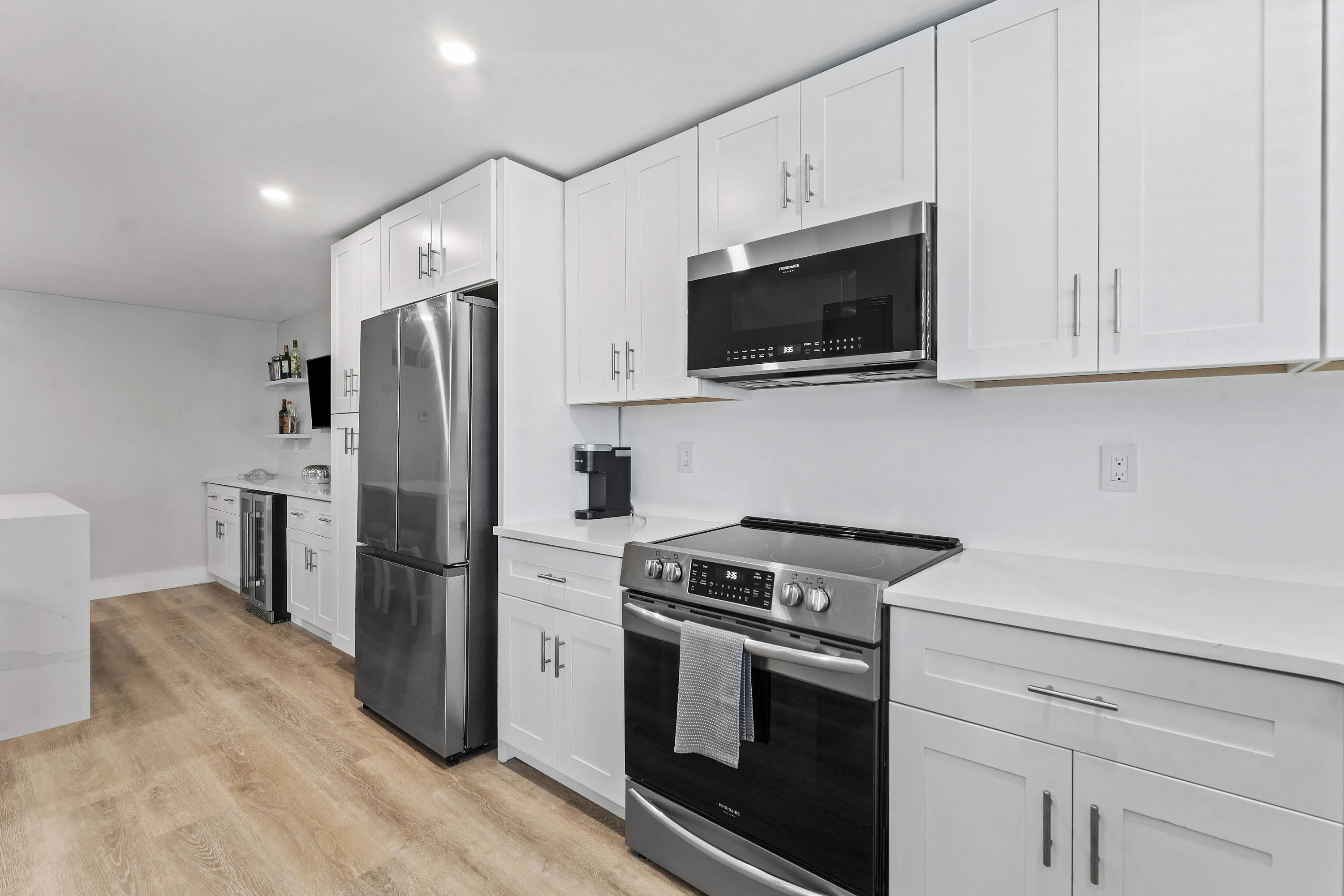 011-108ParadiseHarbourBoulevard-107-Nort
