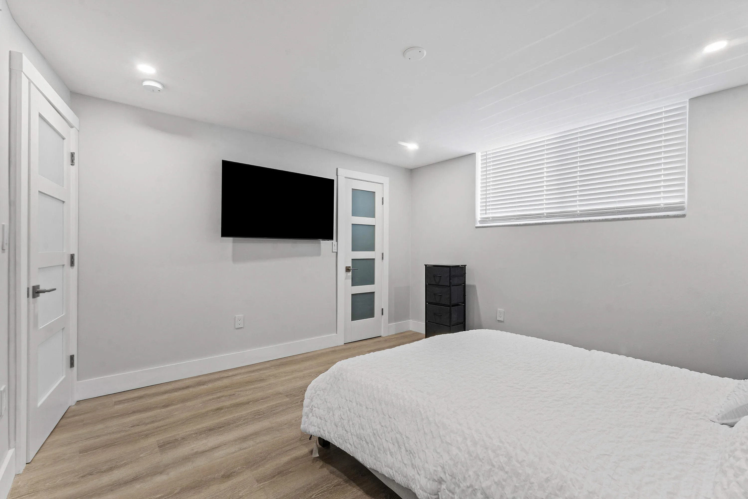 020-108ParadiseHarbourBoulevard-107-Nort