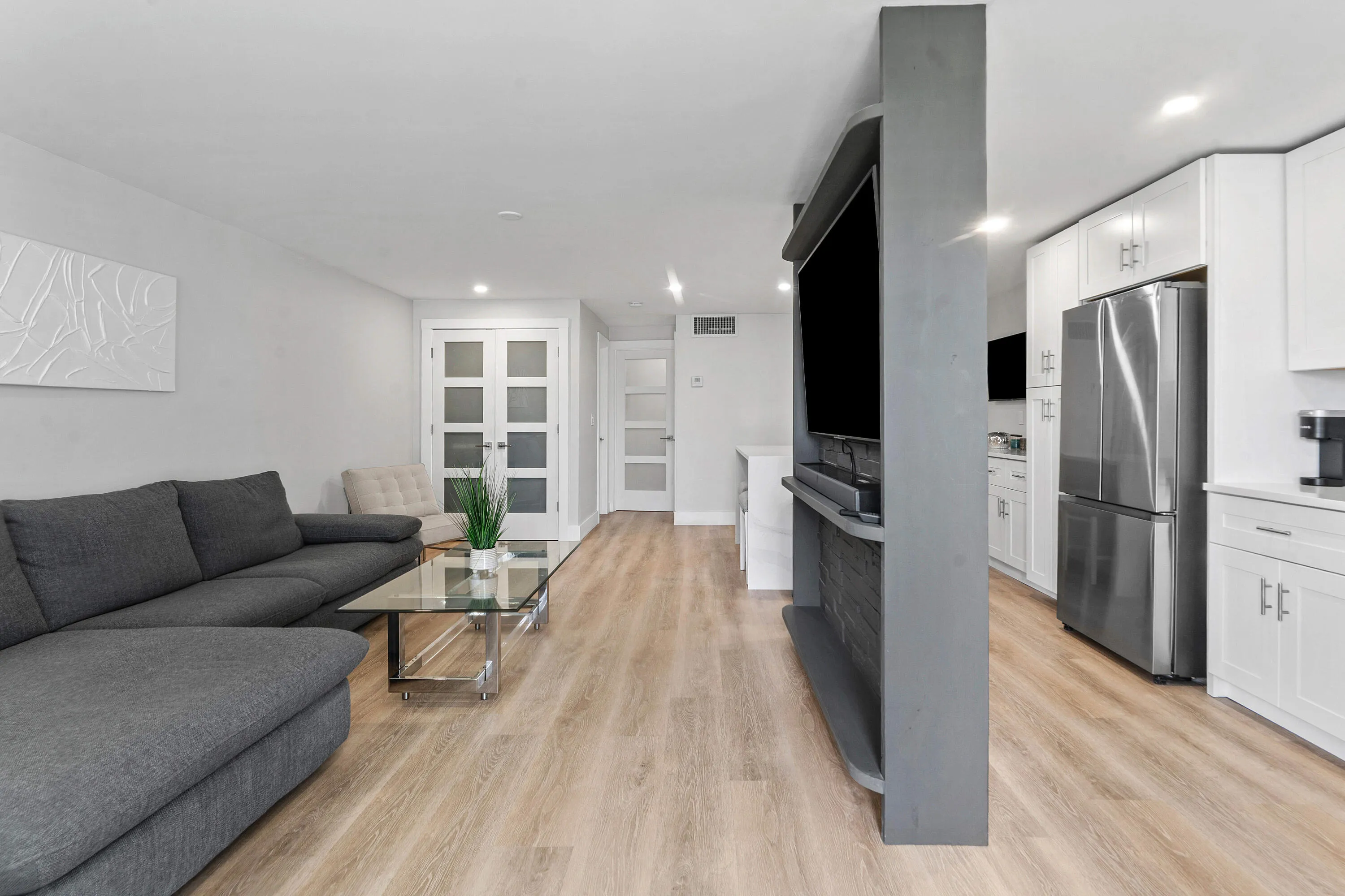 016-108ParadiseHarbourBoulevard-107-Nort
