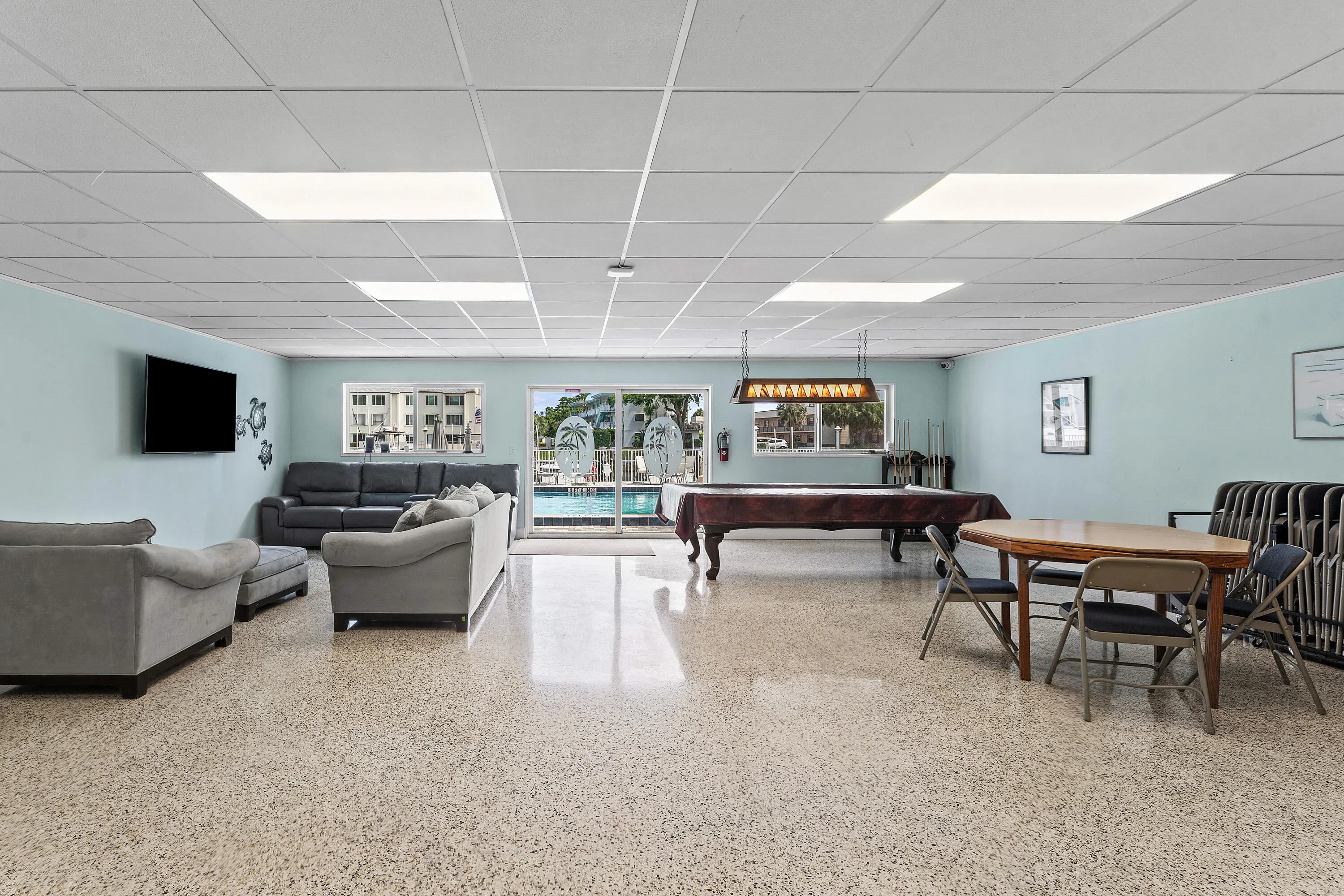 025-108ParadiseHarbourBoulevard-107-Nort
