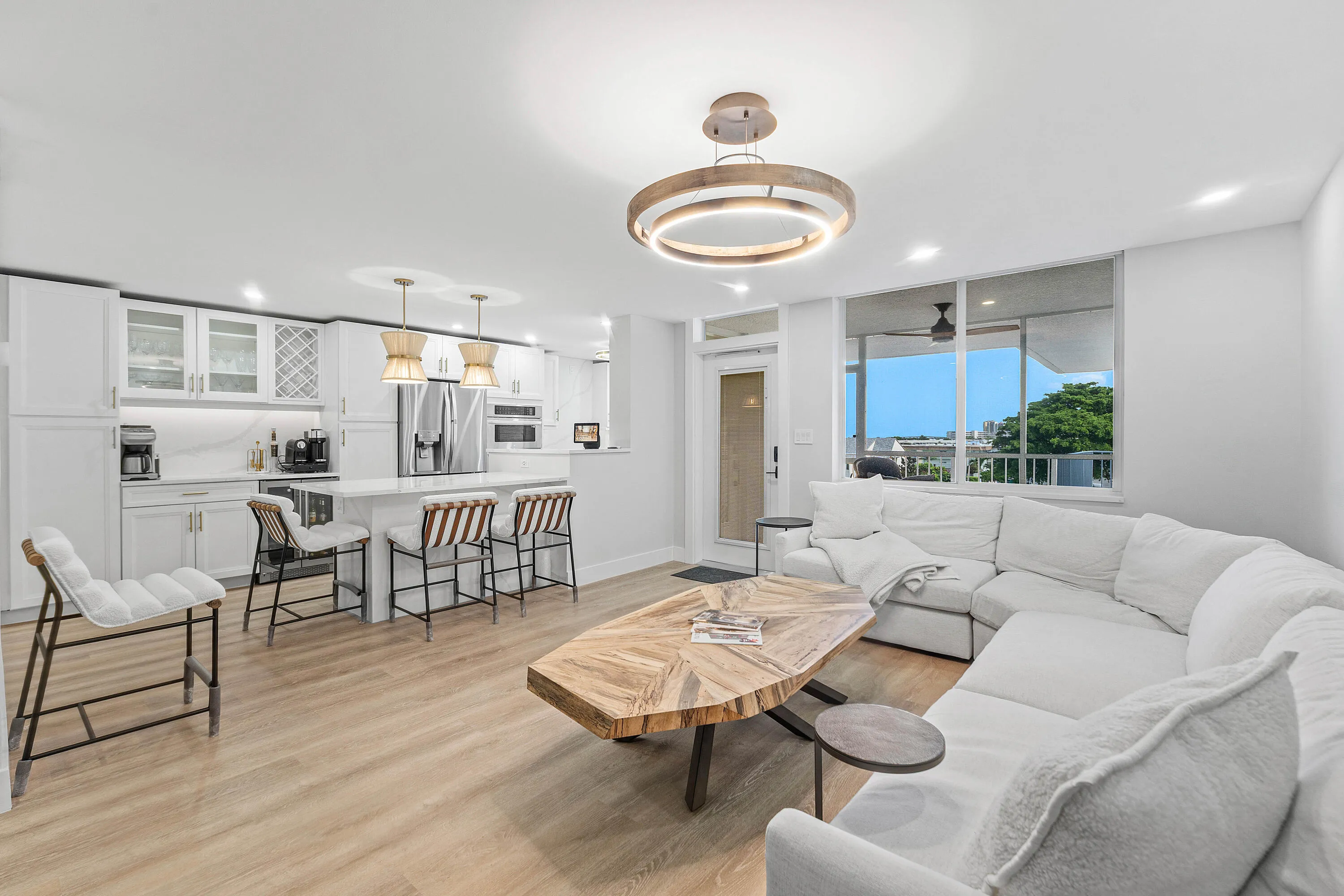010-108ParadiseHarbourBoulevard-502-Nort