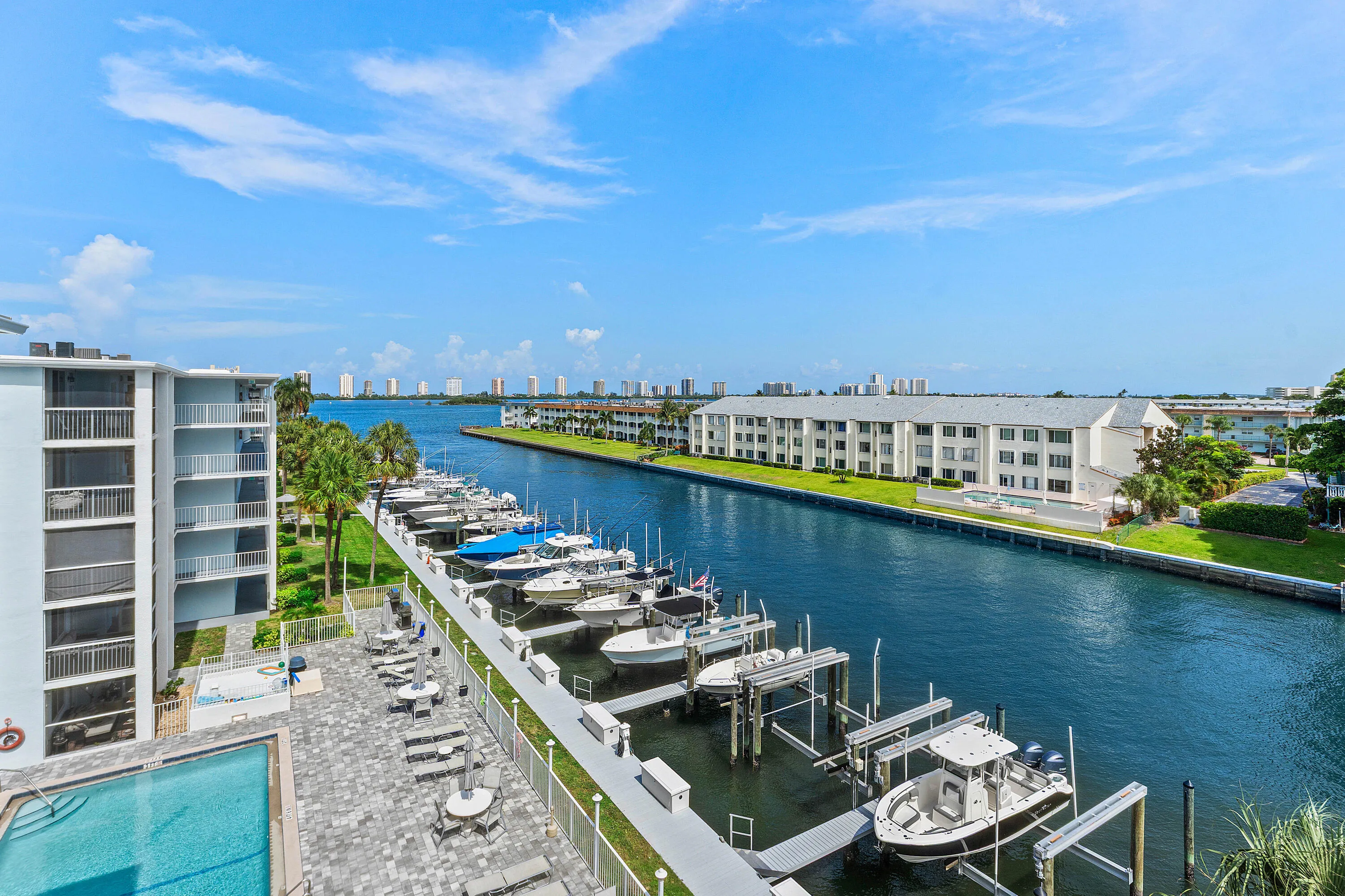 003-108ParadiseHarbourBoulevard-502-Nort