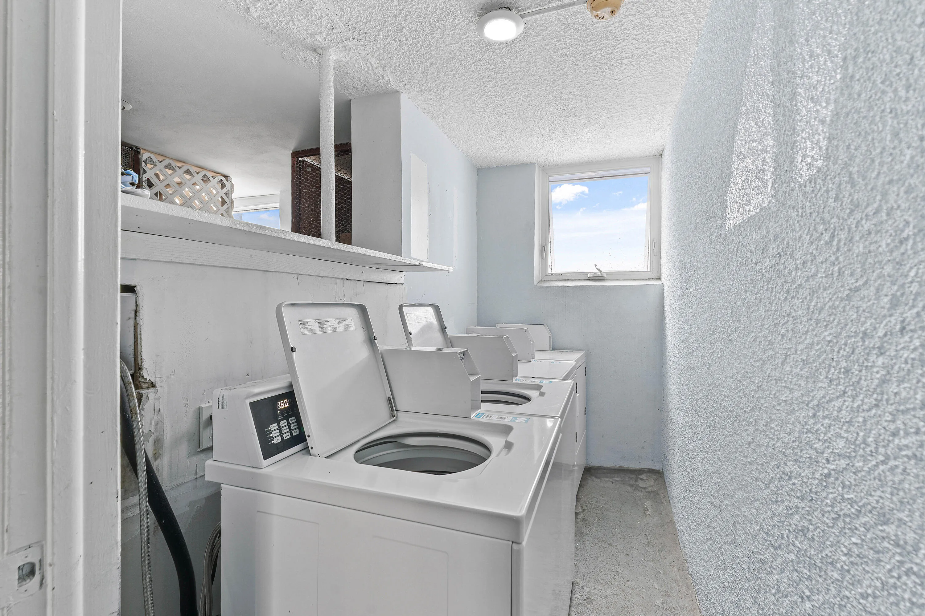 026-108ParadiseHarbourBoulevard-502-Nort