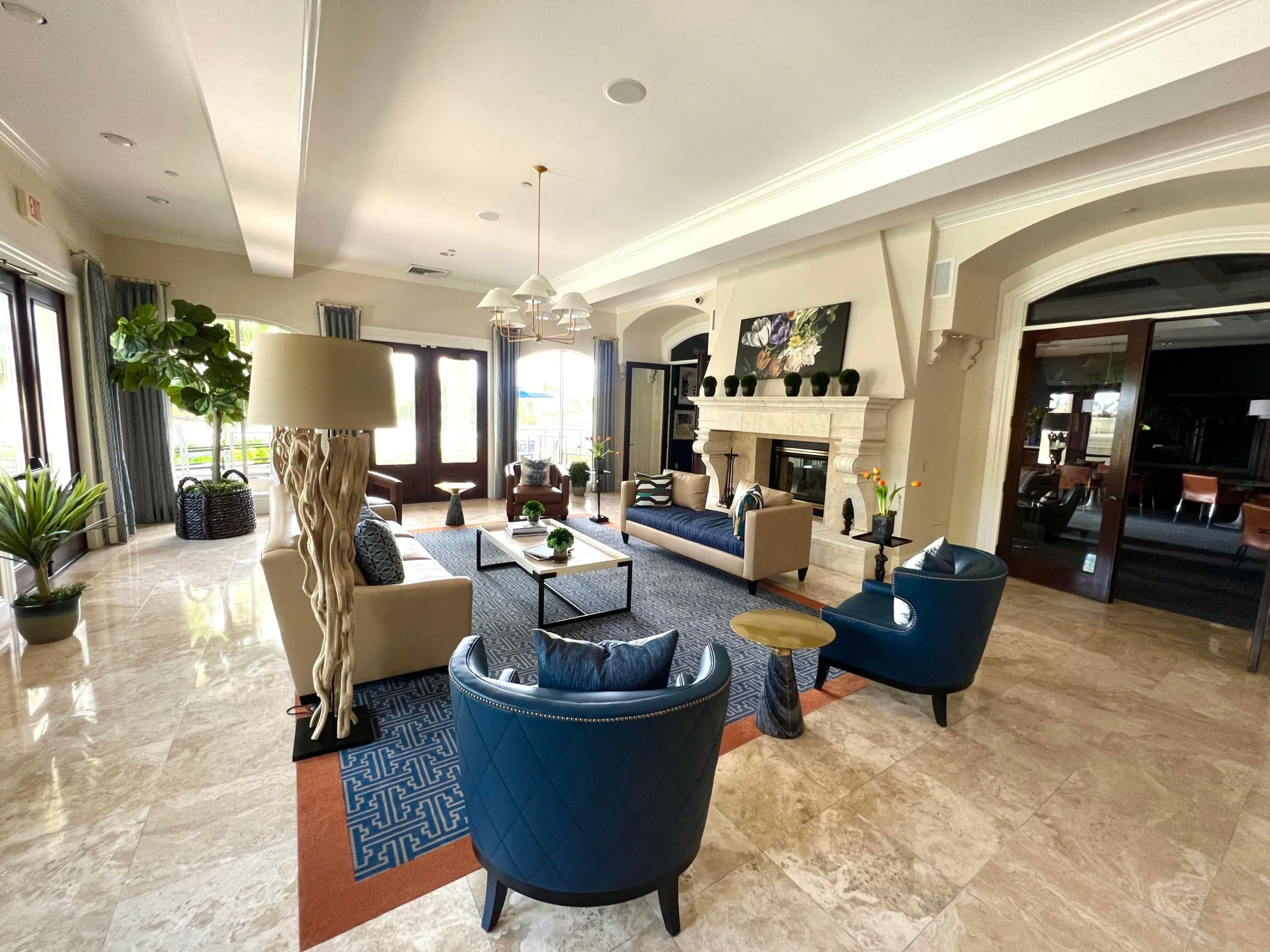 LOUNGE