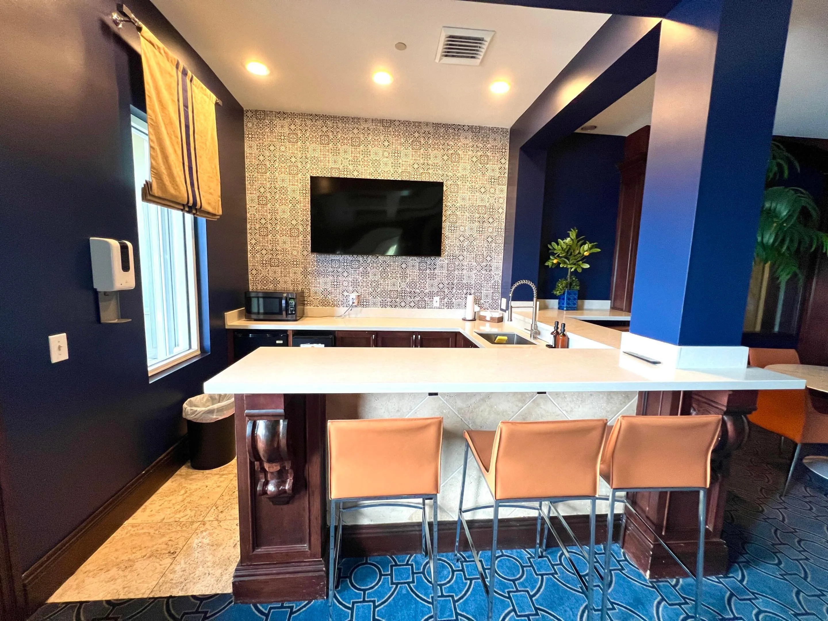 BAR AREA