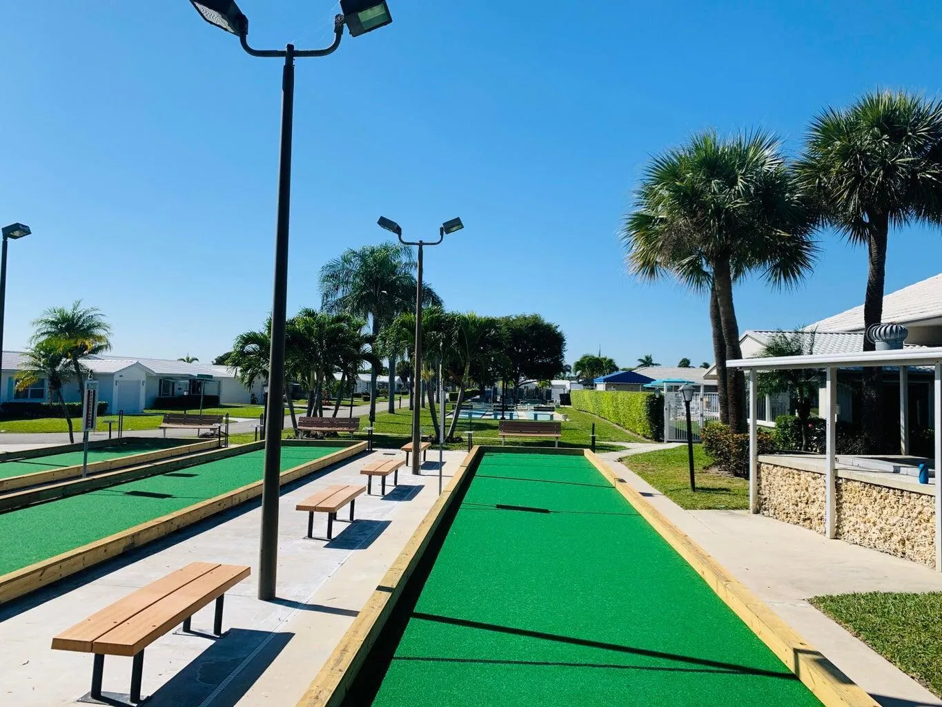Shuffle board