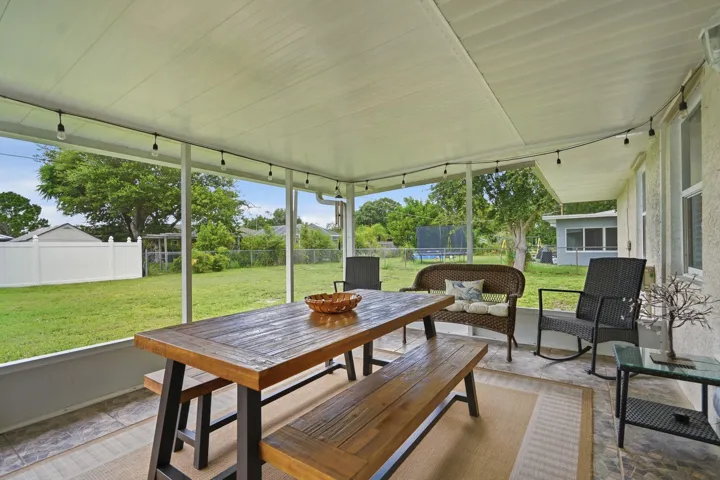28_sun room