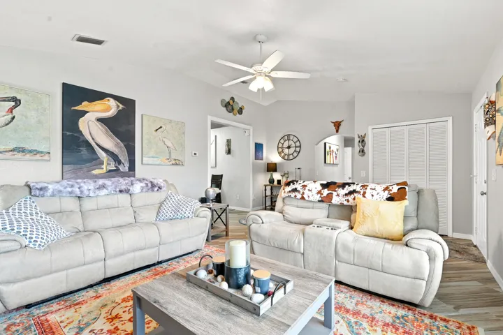 08_living room