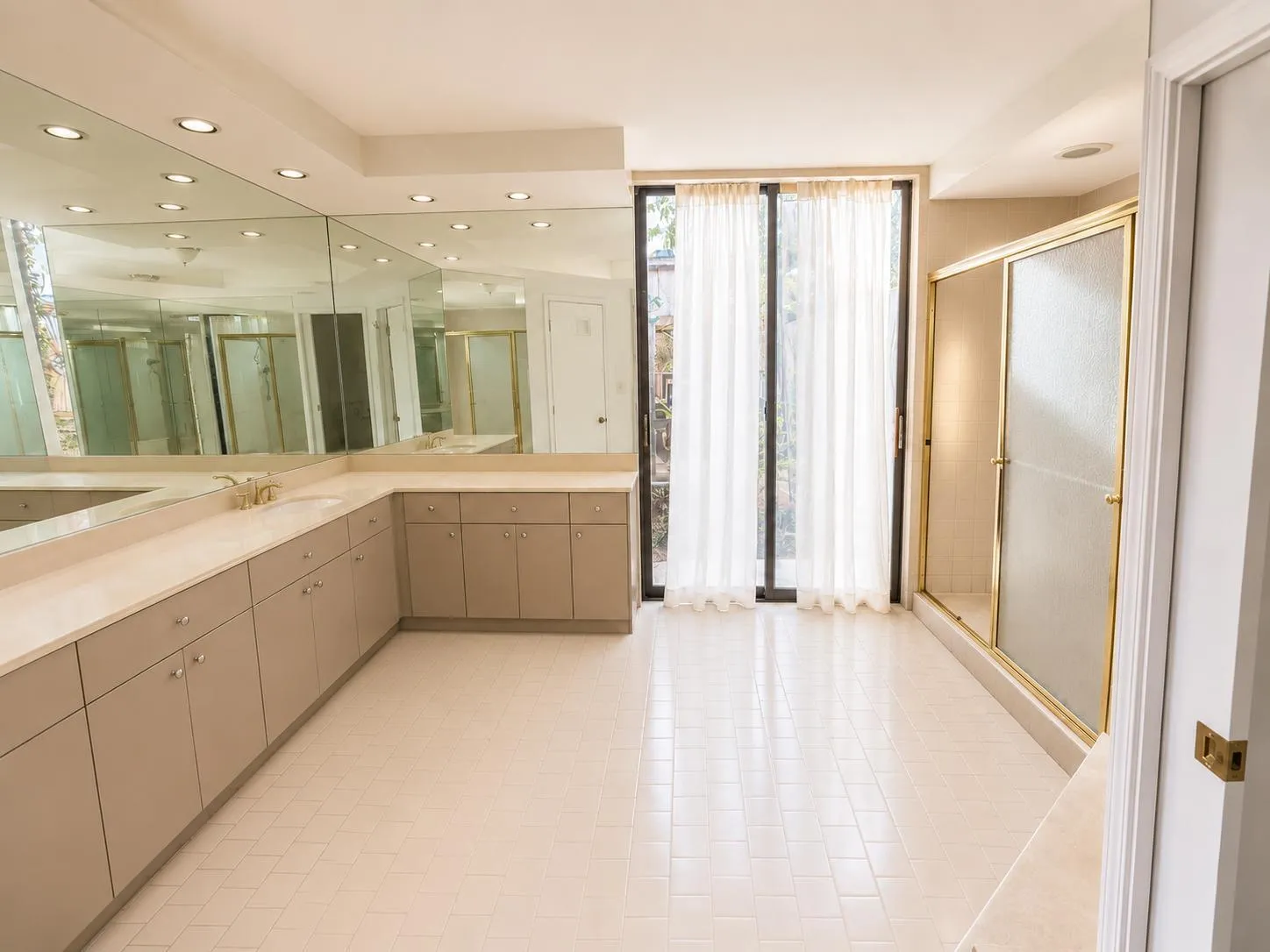 Masterbath2