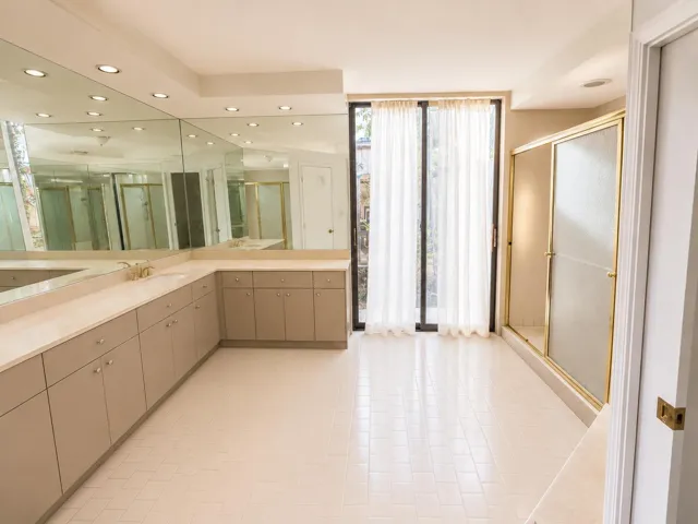 Masterbath2
