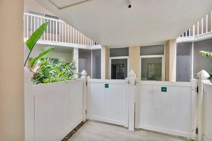 Private entrance to condo