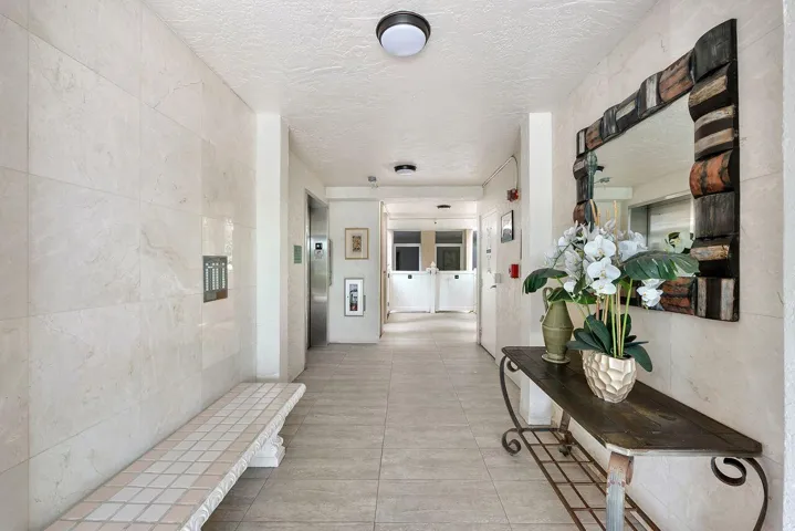 First floor unit. Entry way