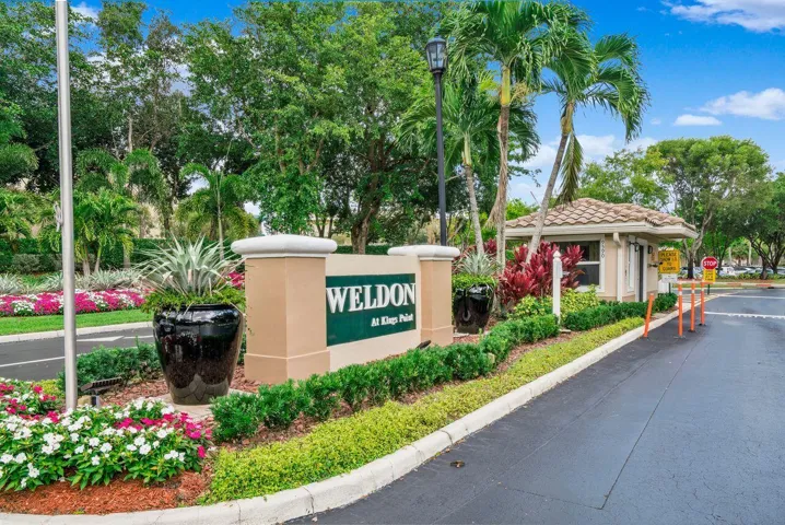 Kings Point Weldon community Tamarac, FL