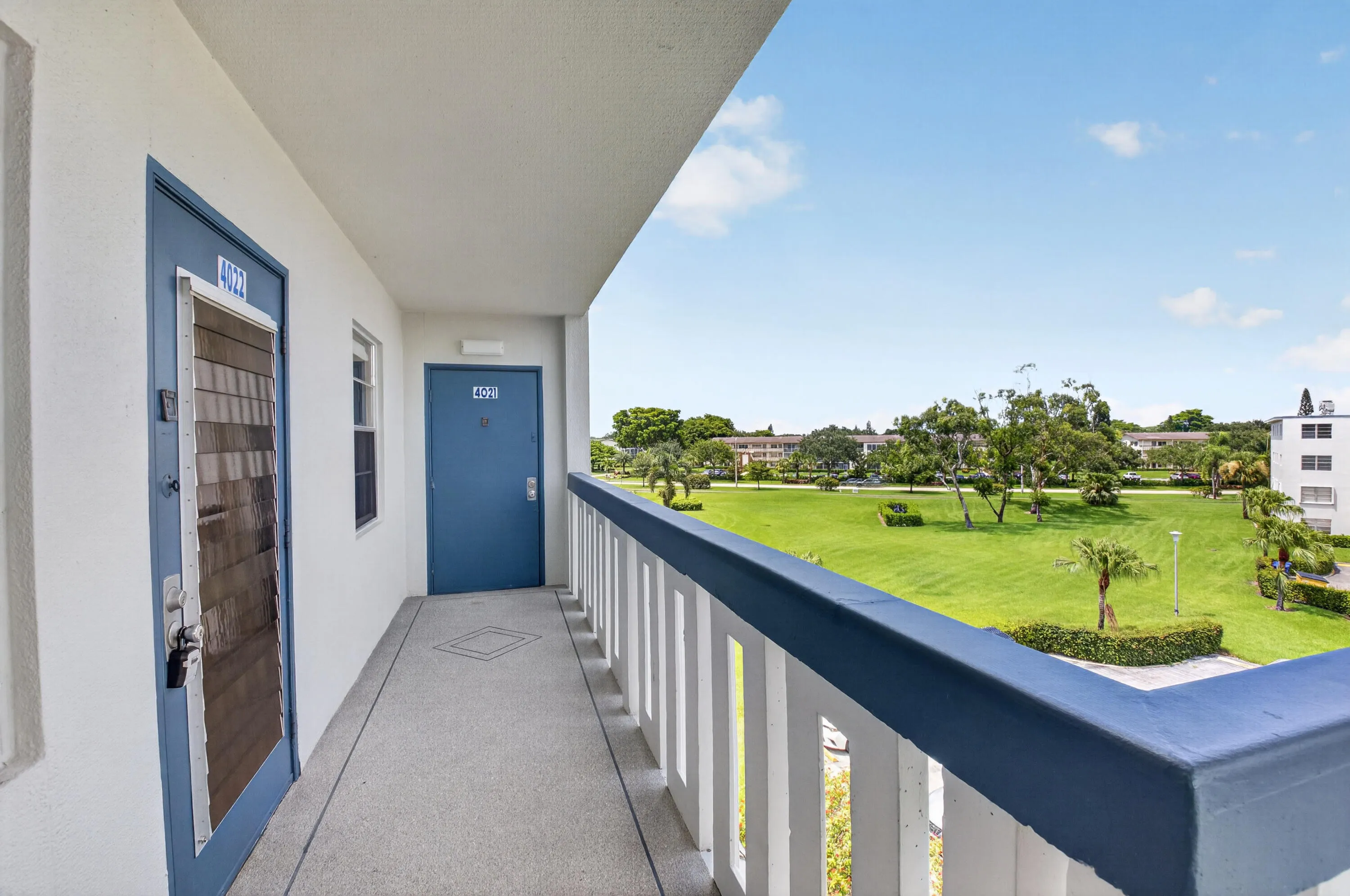 4th Floor Entryway
