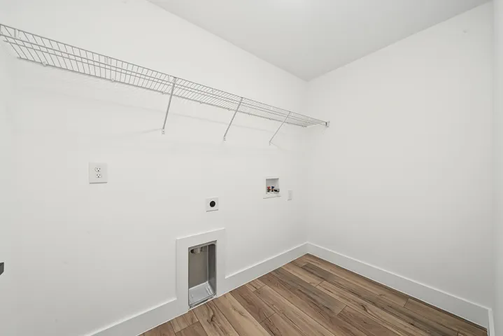 interior - laundry 1