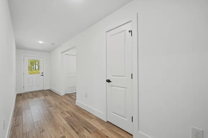 interior - foyer 2
