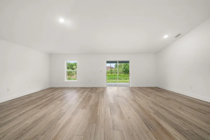 interior - living room 5