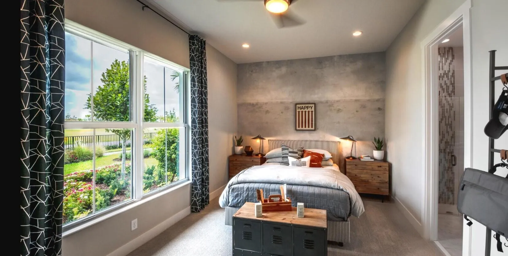 GUEST BEDROOM WITH EN SUITE BATH