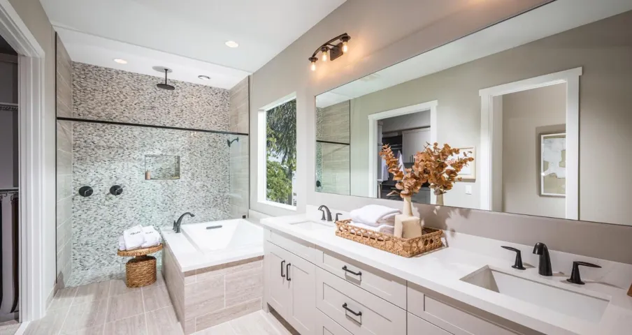 SPA-INSPIRED PRIMARY BATH