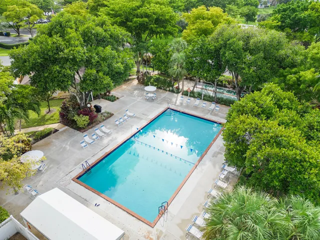 3850 Oaks Clubhouse Dr U201_08