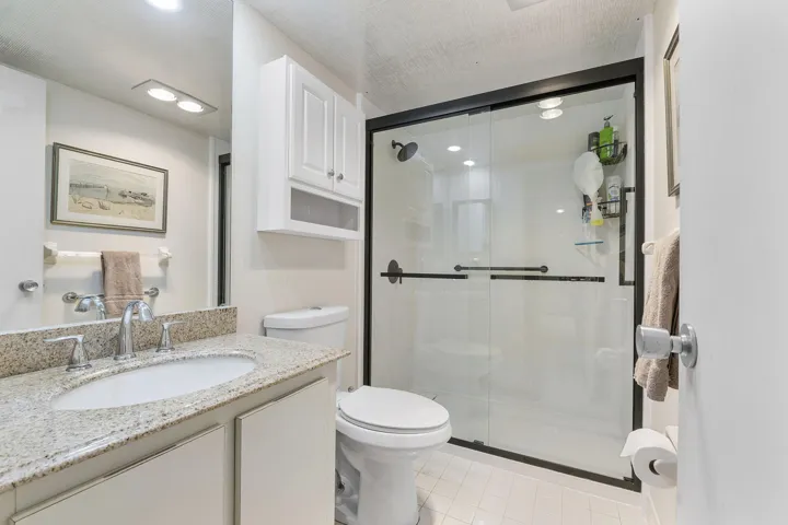 2nd updated full bathroom.