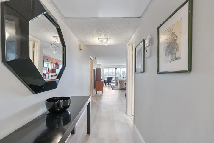 Welcome home! Foyer entryway.