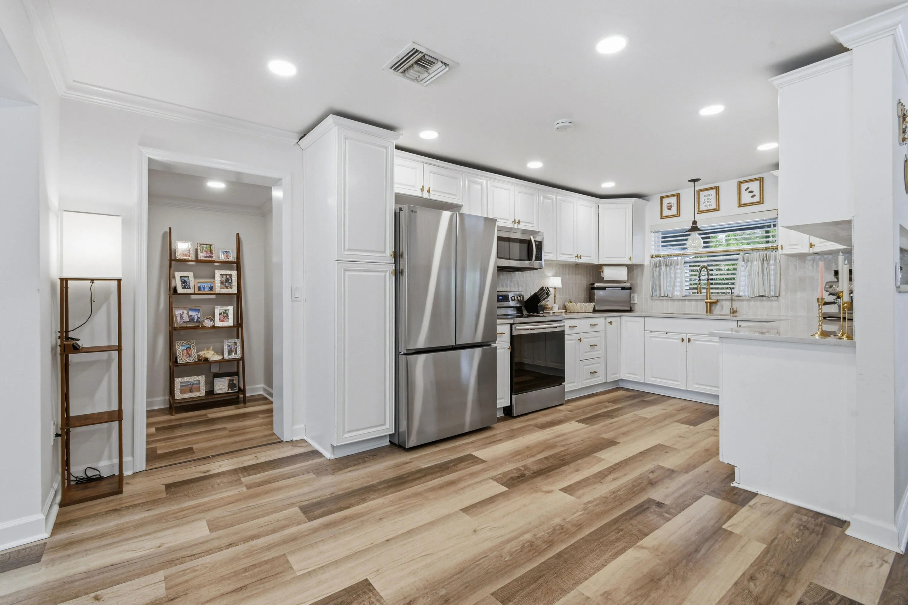 2427CountryOaksLn-Interiors(10)