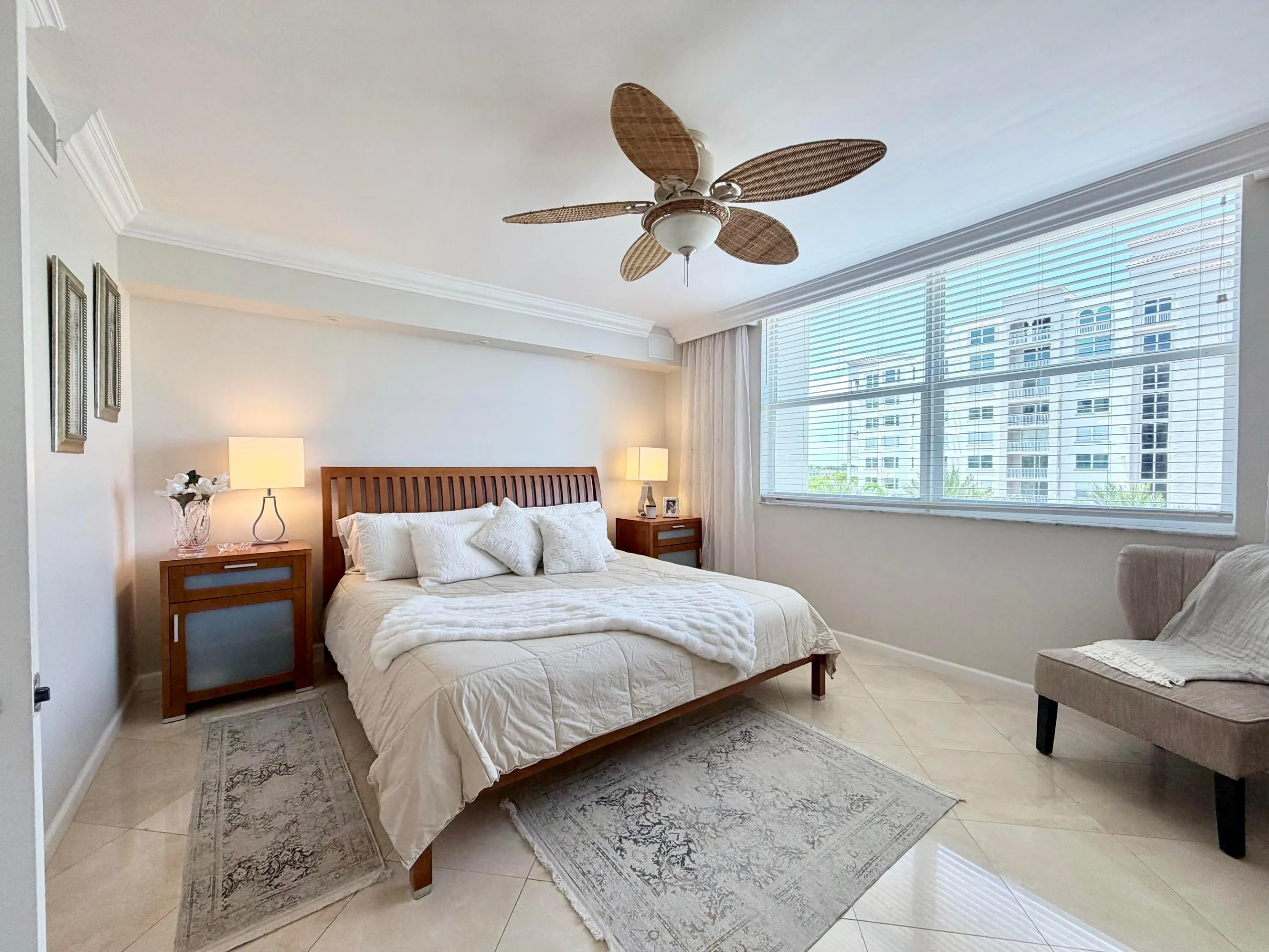 King size Bed