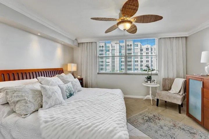KING SIZE BED