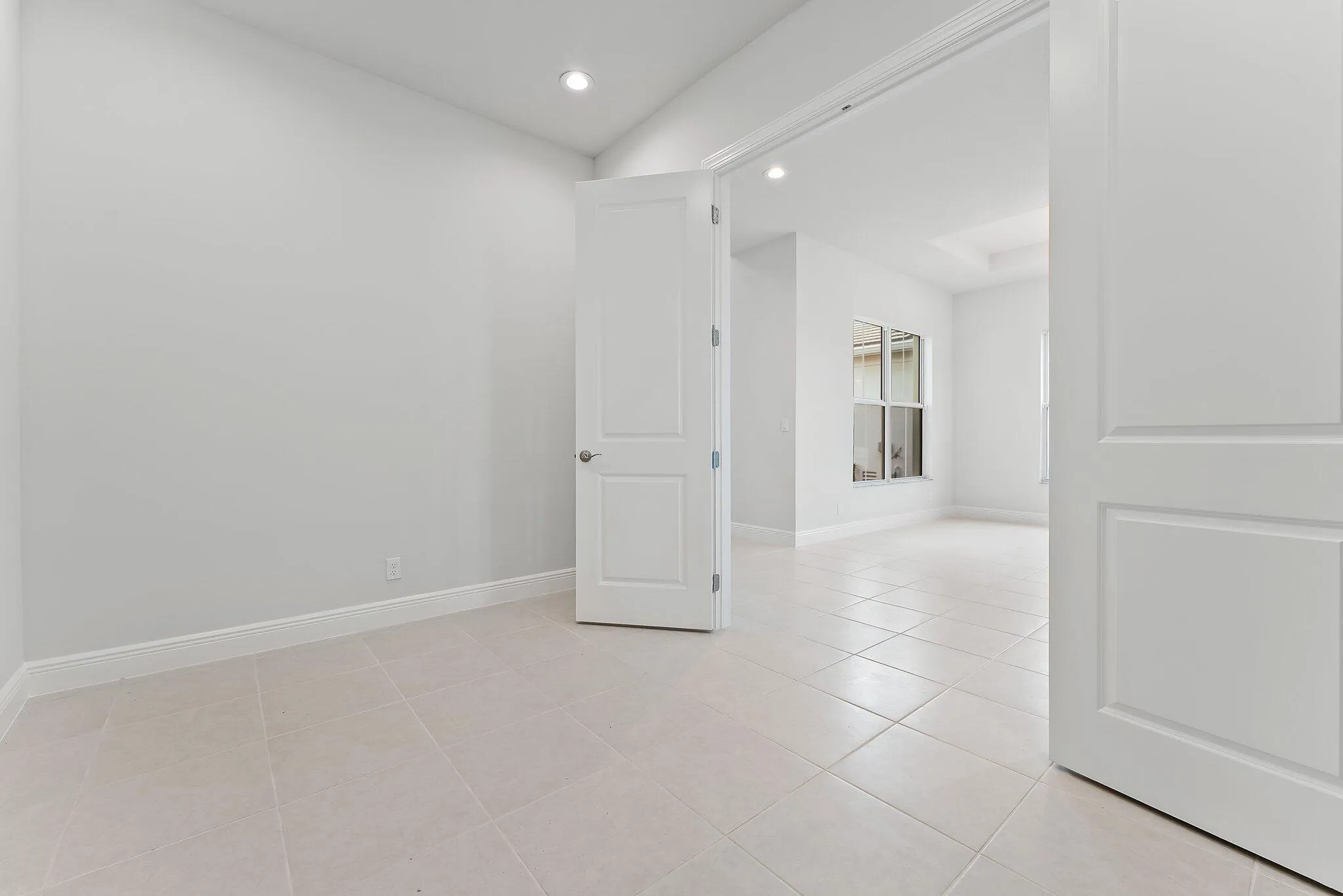 009-12550NautilusCir-WestPalmBeach-SMALL