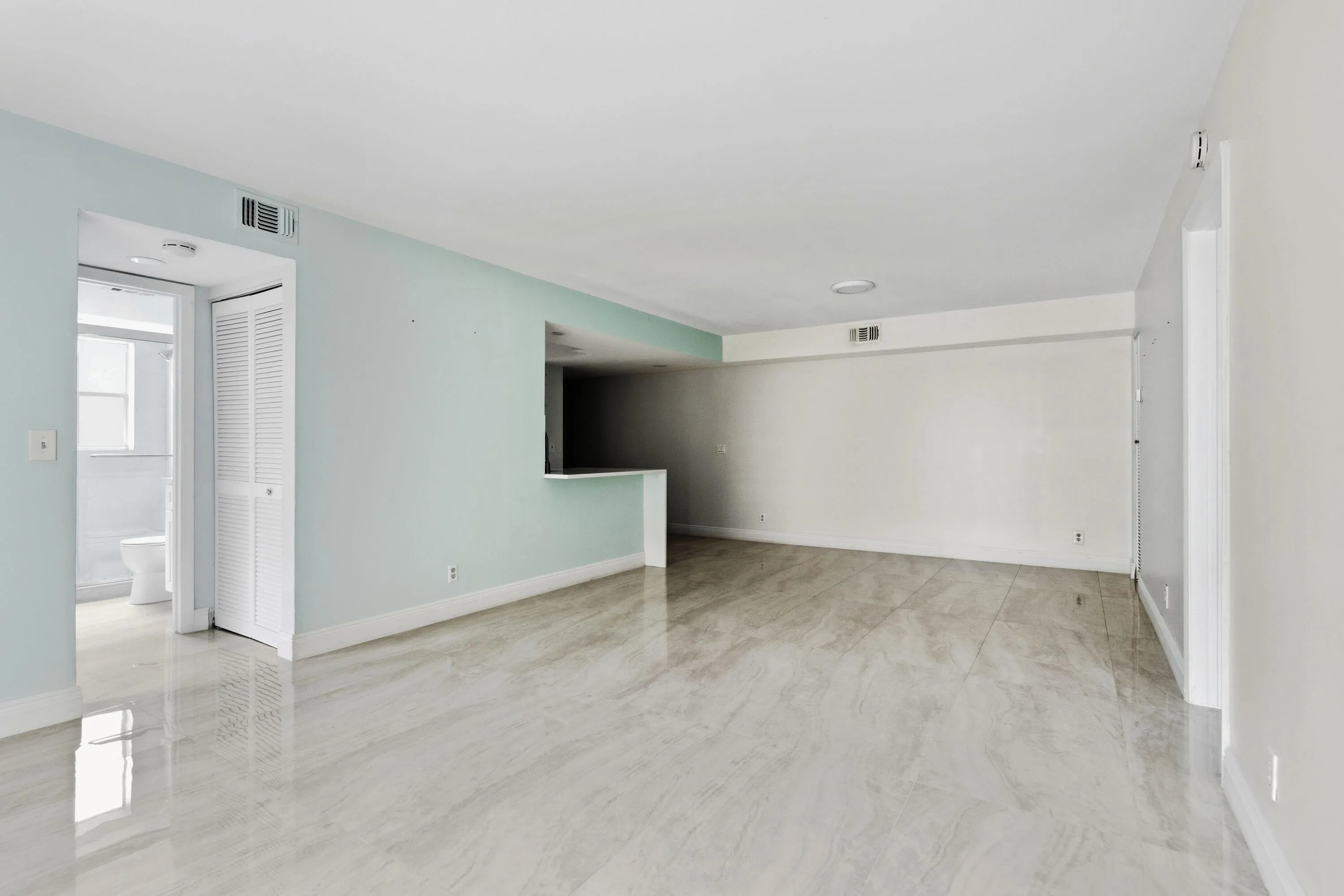 12069 Royal Palm Blvd_009