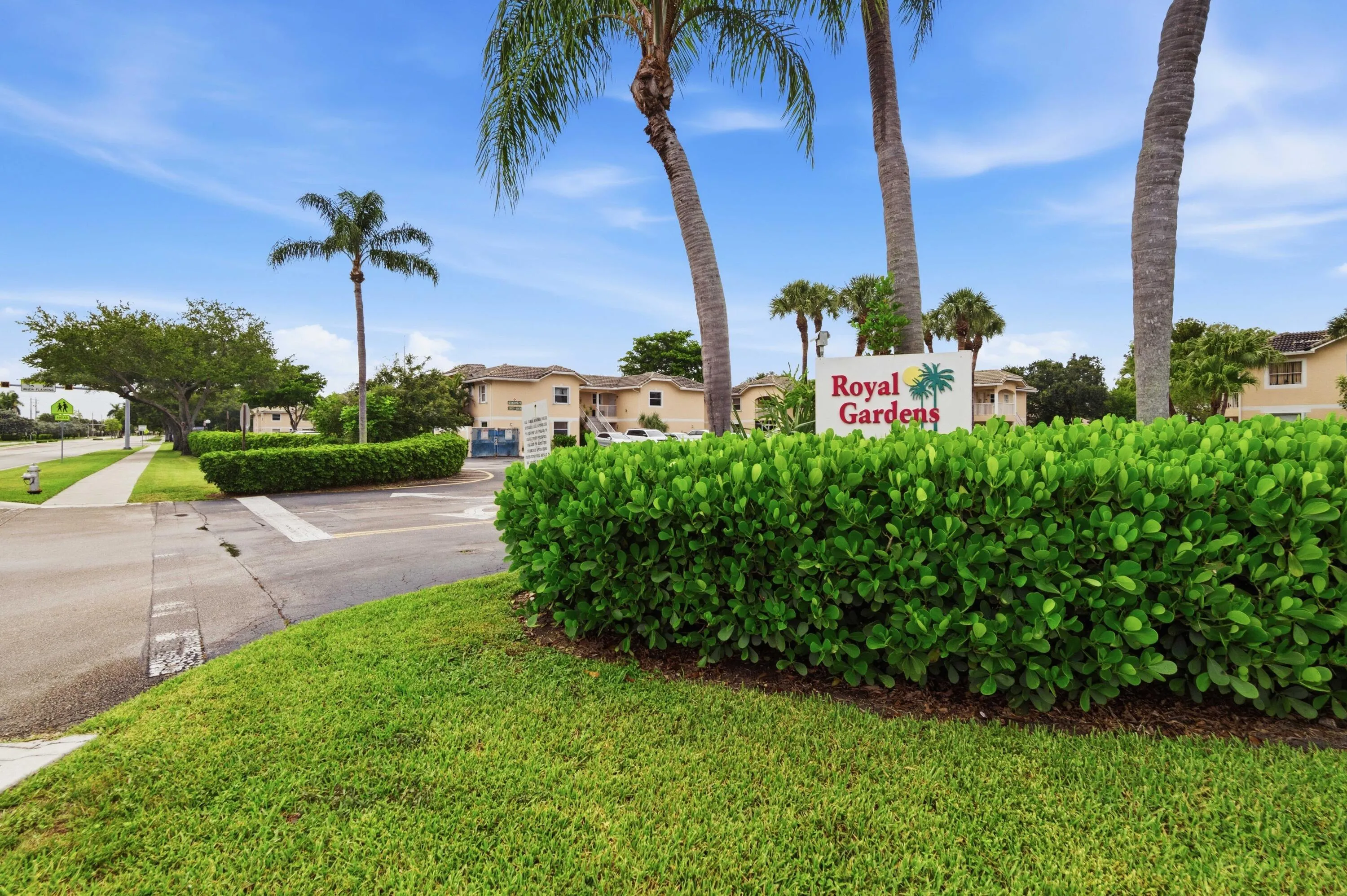 12069 Royal Palm Blvd_028